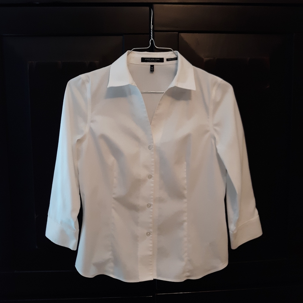 Jones New York, White Blouse. Remember 15% off any Bundle of 3+